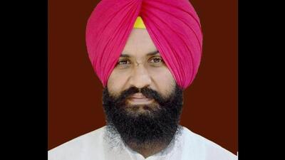 The Supreme Court on Thursday directed Punjab Police not to arrest Lok Insaaf Party (LIP) leader and MLA Simarjit Singh Bains for a week. The Supreme Court on Thursday directed Punjab Police not to arrest Lok Insaaf Party (LIP) leader and MLA Simarjit Singh Bains for a week.