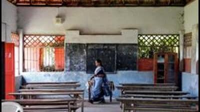 Chief minister Mamata Banerjee had on Monday announced that educational institutes will reopen on Thursday. (REUTERS/Representative image) Chief minister Mamata Banerjee had on Monday announced that educational institutes will reopen on Thursday. (REUTERS/Representative image)