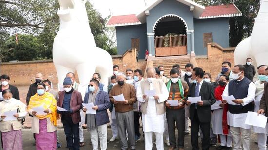 Former Manipur CM Ibobi Singh and AICC in charge Bhakta Charan Das led an unusual oath ceremony attended by 54 Congress candidates