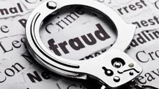 A senior citizen from Chandigarh told the police that he was duped of ₹4.34 lakh by an online fraudster in name of updating KYC for his mobile SIM card. (HT File Photo/ Representational image)
