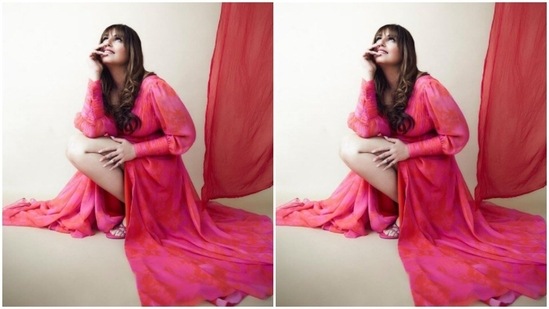 Huma played muse to the fashion designer Ranbir Mukherjee and picked a flowy gown for the pictures.(Instagram/@iamhumaq)