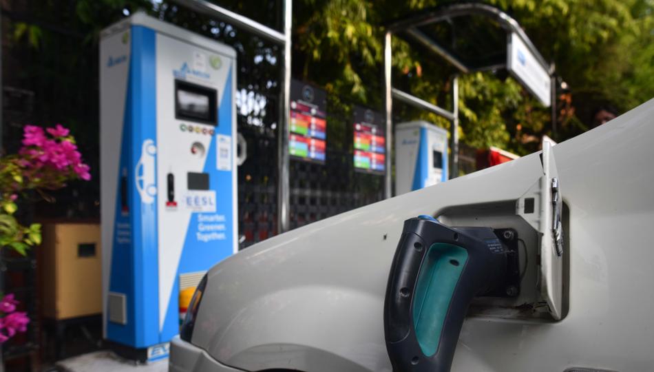 According to official data, electric vehicles accounted for the second most type of vehicles purchased in Delhi during the September-November quarter last year. (Sanchit Khanna/HT file photo. Representative image) According to official data, electric vehicles accounted for the second most type of vehicles purchased in Delhi during the September-November quarter last year. (Sanchit Khanna/HT file photo. Representative image)