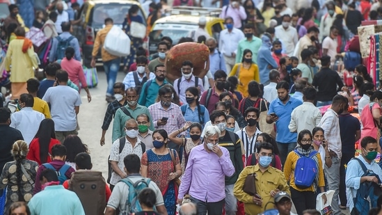 Crowding returns in Mumbai as Covid 3rd wave gradually wanes.&nbsp;(PTI)