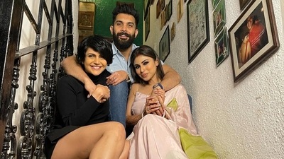 Wearing a dab of nude pink lipstick, Mouni amplified the glam quotient with rosy blushed and highlighted cheeks, kohl-lined eyes with black eyeliner streaks, mascara-laden eyelashes, filled-in eyebrows and a tinge of sindoor on her forehead. Styled by fashion designers Anuradha Khurana and Nidhi Kurda Khurana, Mouni rang in Basant Panchami celebrations with husband Suraj Nambiar and actor-best friend Mandira Bedi. &nbsp; (Instagram/imouniroy)