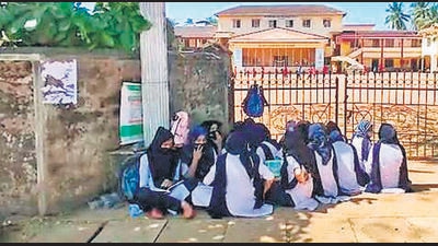 A total of five education institutes – three government-run colleges and two private institutes – have denied entry to women students wearing the hijab. (HT PhotoA) A total of five education institutes – three government-run colleges and two private institutes – have denied entry to women students wearing the hijab. (HT PhotoA)