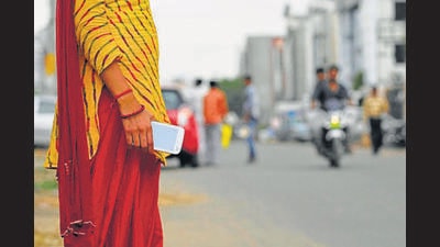 A woman returning from work lost her phone to a bike-borne snatcher on Friday night. (Representative image)