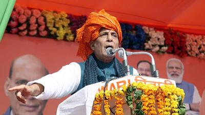 Defence minister Rajnath Singh addresses a public rally ahead of the Uttar Pradesh assembly elections, at Kheragarh, in Agra on Saturday. (ANI) Defence minister Rajnath Singh addresses a public rally ahead of the Uttar Pradesh assembly elections, at Kheragarh, in Agra on Saturday. (ANI)