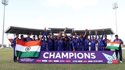 Yash Dhull of India poses with the ICC U19 Men's World Cup Trophy alongside team mates. (Getty) Yash Dhull of India poses with the ICC U19 Men's World Cup Trophy alongside team mates. (Getty)
