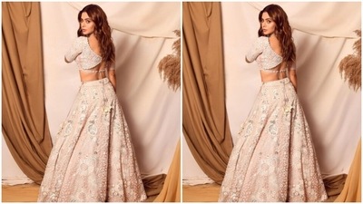 Aamna played muse to the designer house Mishru and picked the ethnic ensemble. (Instagram/@aamnasharifofficial)
