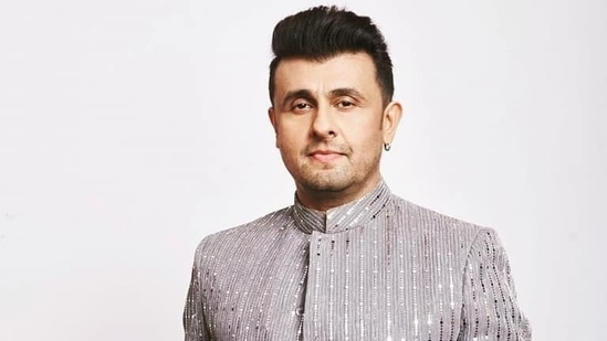 Sonu Nigam spoke about singing for a song in Yeh Jawaani Hai Deewani.&nbsp;