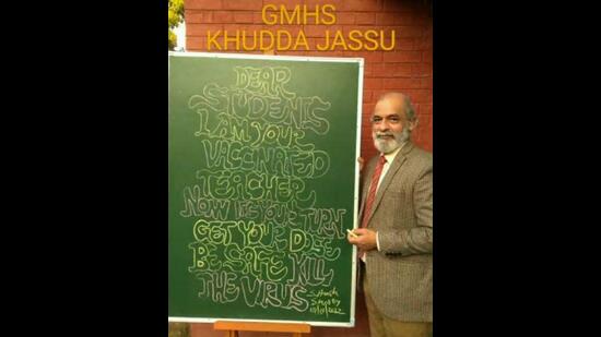 The message for students posted by Subhash Shorey, headmaster of Govt school, Khudda Jassu. (HT Photo)