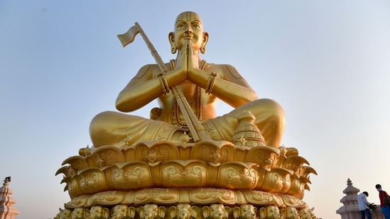 A 216-foot statue of 11th-century saint Ramanujacharya ahead of its unveiling ceremony, at Shamshabad, on the outskirts of Hyderabad.(PTI) A 216-foot statue of 11th-century saint Ramanujacharya ahead of its unveiling ceremony, at Shamshabad, on the outskirts of Hyderabad.(PTI)
