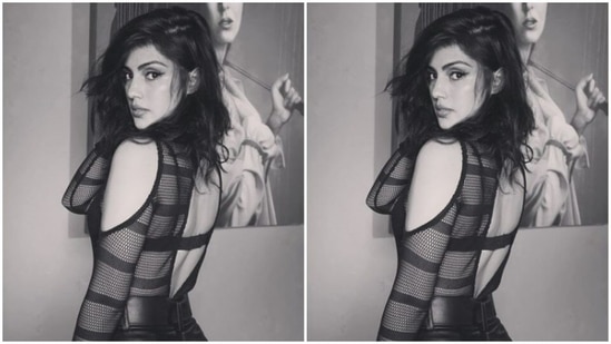 Rhea Chakraborty is amping up the fitness game with lateral raise(Instagram/@rhea_chakraborty)