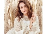 Sonakshi Sinha's cute white floral dress puts flower power on V-Day style agenda Sonakshi Sinha's cute white floral dress puts flower power on V-Day style agenda 