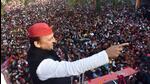 Samajwadi Party chief Akhilesh Yadav on the campaign troll for the UP polls in Agra on Sunday. (HT PHOTO)