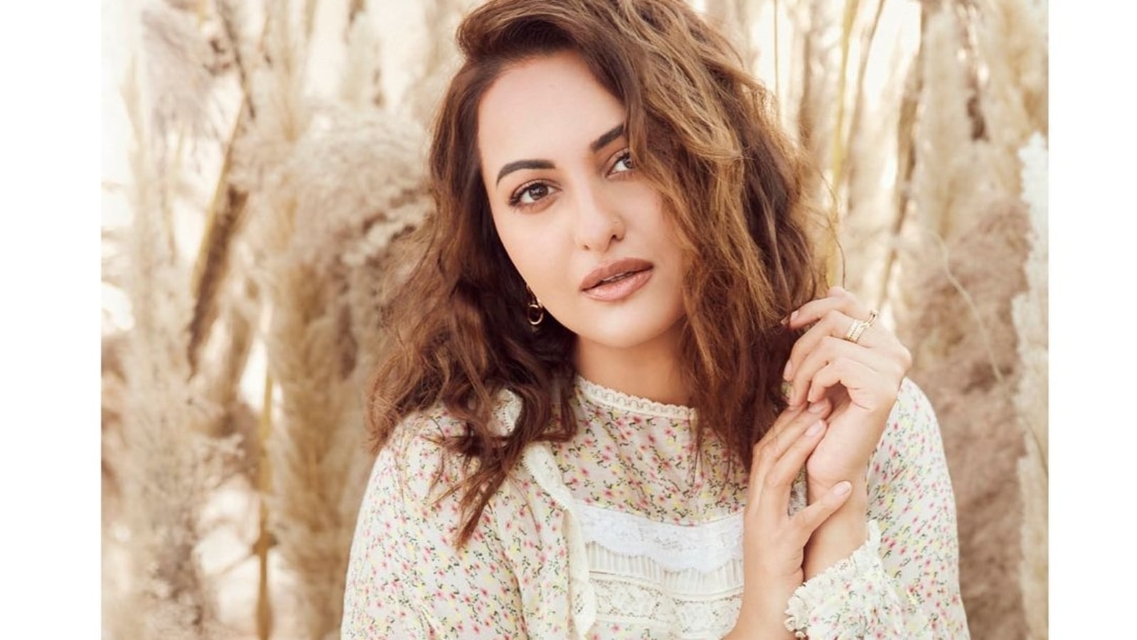 Stunning pictures of Sonakshi Sinha that you can't afford to miss - Life &  Style - Business Recorder
