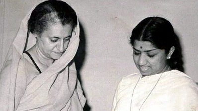 When Lata Mangeshkar met former Prime Minister Indira Gandhi. The late singer was a recepient of India's highest honour, the Bharat Ratna. (ANI) When Lata Mangeshkar met former Prime Minister Indira Gandhi. The late singer was a recepient of India's highest honour, the Bharat Ratna. (ANI)