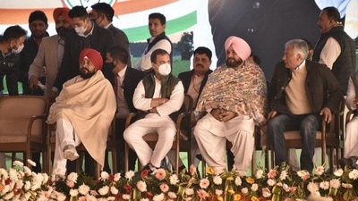 Charanjit Singh Channi will be the Congress CM face, Rahul Gandhi announced as Sidhu, Sunil Jakhar clapped. (Gurpreet Singh/Hindustan Times) Charanjit Singh Channi will be the Congress CM face, Rahul Gandhi announced as Sidhu, Sunil Jakhar clapped. (Gurpreet Singh/Hindustan Times)