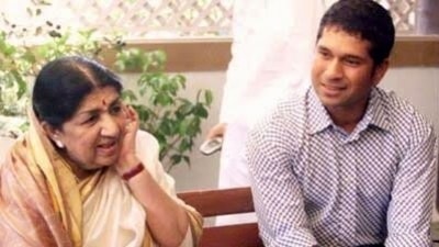 Lata Mangeshkar and Sachin Tendulkar during one of their meetings.&nbsp;