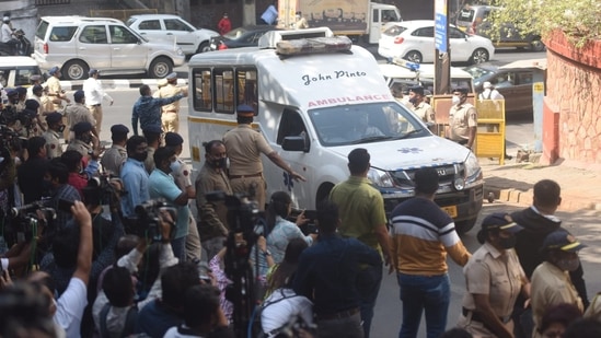 Crowd outside Lata Mangeshkar's house on Sunday. (Photo: Satish Bate) Crowd outside Lata Mangeshkar's house on Sunday. (Photo: Satish Bate)