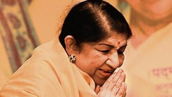 File photo of veteran singer Lata Mangeshkar.(HTArchive)