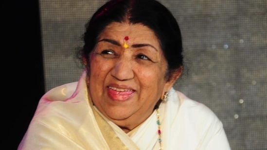 Lata Mangeshkar at the launch of the Gautam Rajadhyaksha 's Book Chehre at JW Marriott at Juhu(Photo by Amlan Dutta/Hindustan Times)