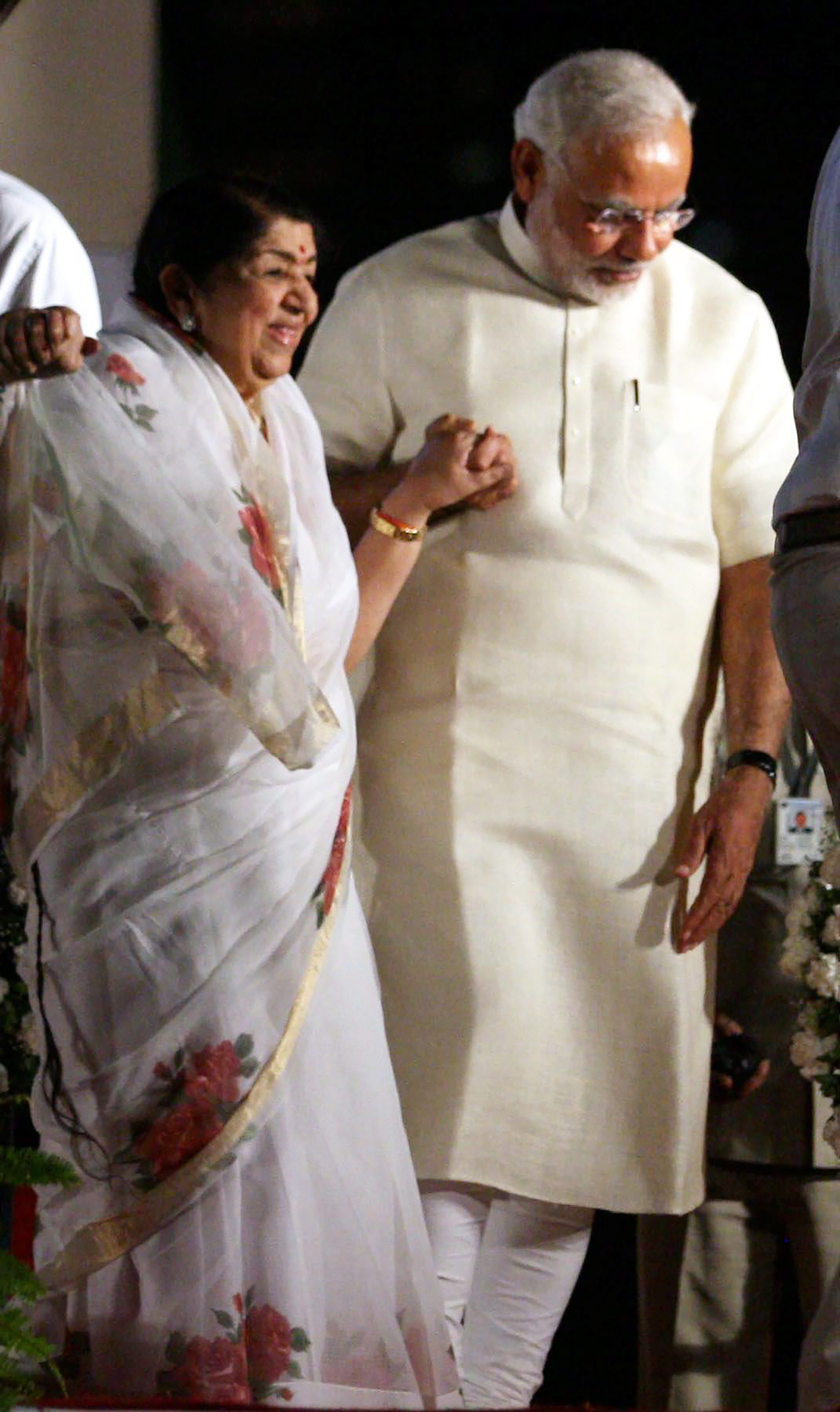 File image of Lata Mangeshkar attending a programme with Prime Minister Narendra Modi in Mumbai. (PTI) File image of Lata Mangeshkar attending a programme with Prime Minister Narendra Modi in Mumbai. (PTI)
