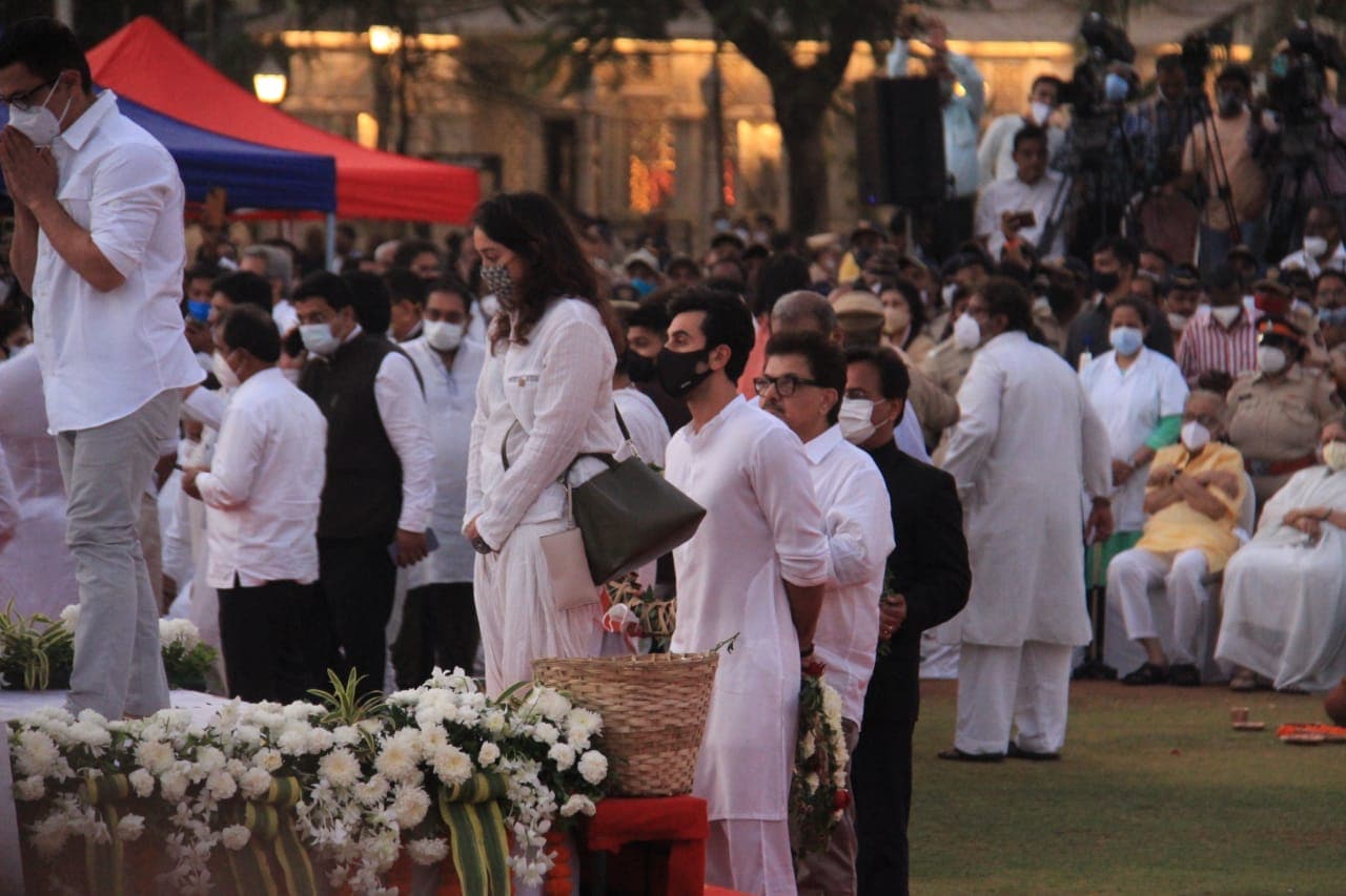 Ranbir Kapoor and Aamir Khan at the funeral.