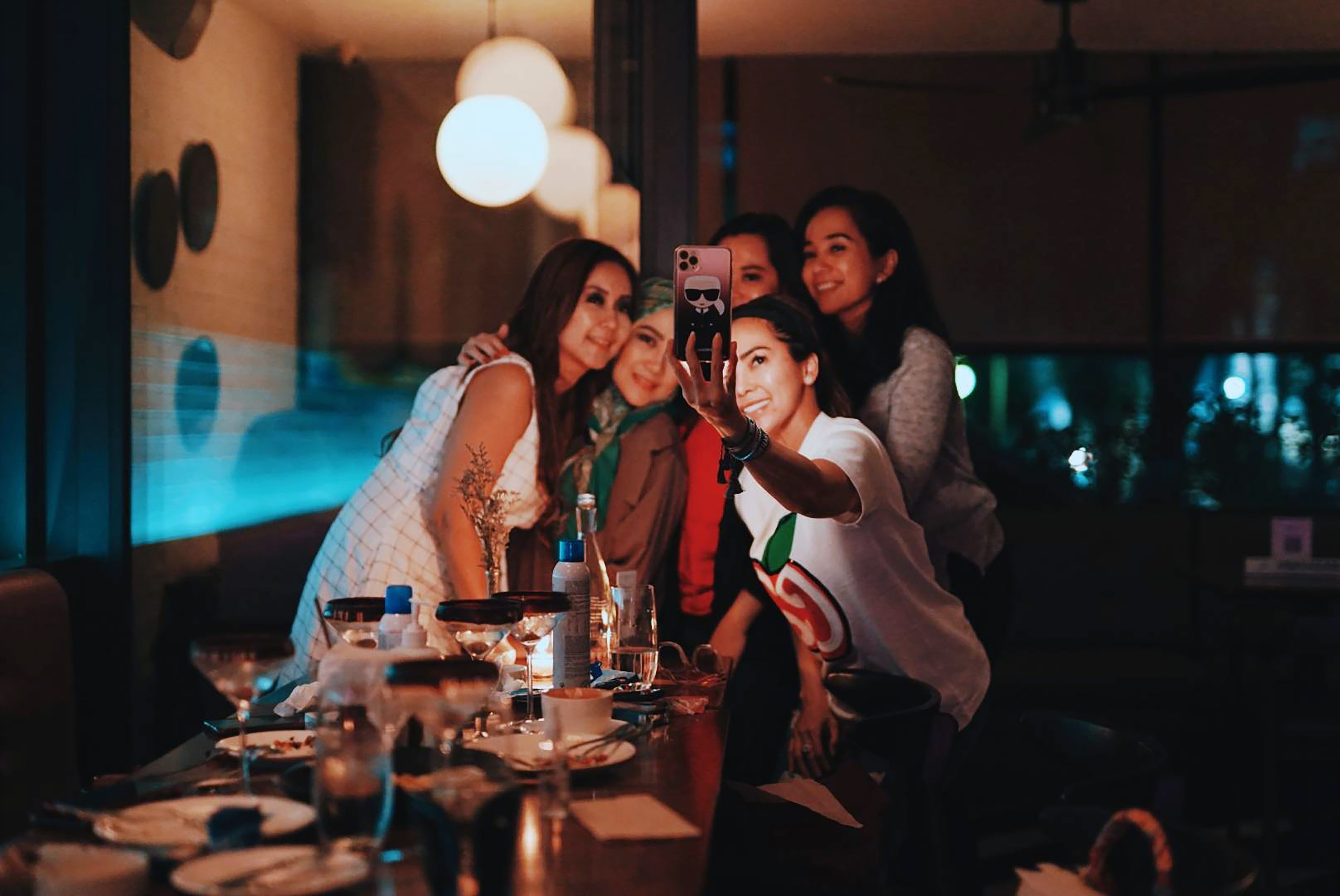 Host a singles-only dinner party at your home. (Unsplash) Host a singles-only dinner party at your home. (Unsplash)
