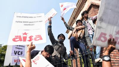 Students from various student political organisations protests at North Campus, on Monday. (Sanchit Khanna/HT)