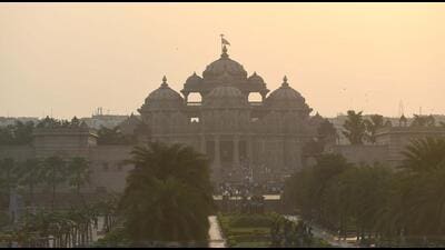 The air quality degraded faster than expected due to calm winds. (HT PHOTO/File)