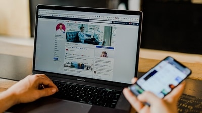 Social network: If you know your partner well and think that he/she won't mind you proposing to them directly on Facebook, Twitter or Instagram then don't think twice and just go for it. Don't forget to capture her reaction. (Unsplash) Social network: If you know your partner well and think that he/she won't mind you proposing to them directly on Facebook, Twitter or Instagram then don't think twice and just go for it. Don't forget to capture her reaction. (Unsplash)