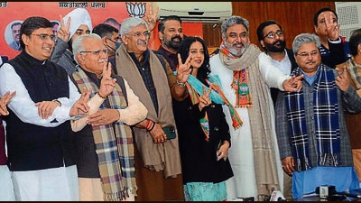 Bollywood actress Mahie Gill and Punjabi actor Hobby Dhaliwal joined the BJP in the presence of Haryana chief minister Manohar Lal Khattar and Union minister and the party’s Punjab election in-charge Gajendra Shekhawat in Chandigarh on Monday. Besides, sitting chairmen of two corporations, Amarjit Singh Tikka and Sukhwinder Singh Bindra, and national secretary, Indian Youth Congress (IYC), Daaman Bajwa, also joined the BJP. (HT Photo) Bollywood actress Mahie Gill and Punjabi actor Hobby Dhaliwal joined the BJP in the presence of Haryana chief minister Manohar Lal Khattar and Union minister and the party’s Punjab election in-charge Gajendra Shekhawat in Chandigarh on Monday. Besides, sitting chairmen of two corporations, Amarjit Singh Tikka and Sukhwinder Singh Bindra, and national secretary, Indian Youth Congress (IYC), Daaman Bajwa, also joined the BJP. (HT Photo)