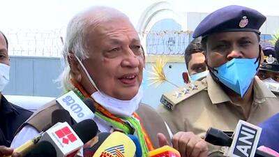 The opposition Congress and Bharatiya Janata Party (BJP) had asked Kerala governor Arif Mohammad Khan not to sign the ordinance which they said will turn the Lokayukta redundant. (File/ANI Photo) The opposition Congress and Bharatiya Janata Party (BJP) had asked Kerala governor Arif Mohammad Khan not to sign the ordinance which they said will turn the Lokayukta redundant. (File/ANI Photo)