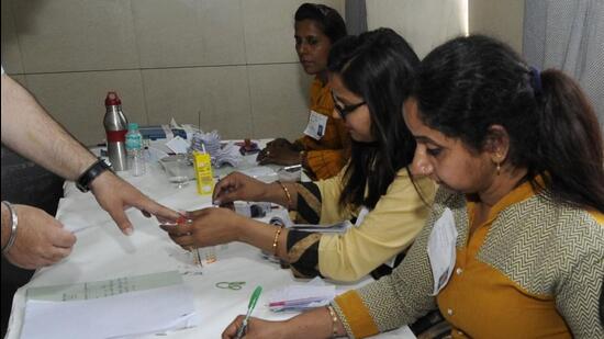 Female election officials were snubbed from being names presiding officer during duty assigning process held in Ludhiana for the upcoming Punjab assembly polls. (HT File)