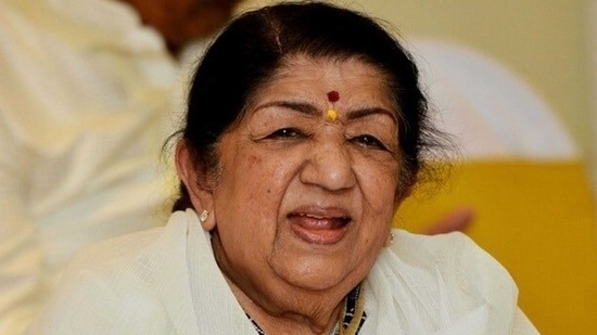Lata Mangeshkar passed away at the age of 92 after suffering from post-Covid complications(Twitter)