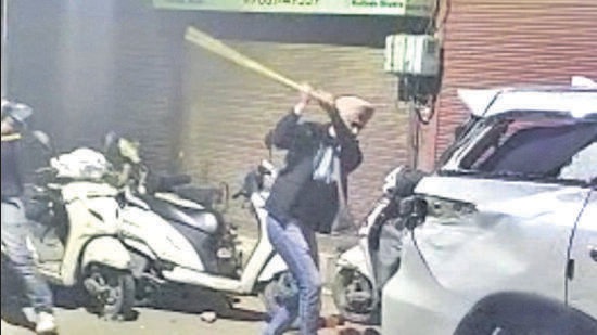 A video grab of the purported clash between supporters of Simarjit Bains and Kamaljit Karwal on Daba road in Ludhiana on Monday evening. (HT Photo)