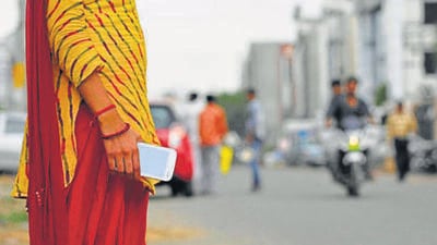 A resident of Ram Darbar was on her way back home on Friday night when her cellphone was snatched near Kuldeep Army Store, Industrial Area. The police apprehended a 16-year-old boy and recovered the mobile from his possession. He was sent to the Juvenile Home, Sector-25, Chandigarh. (HT File Photo/ Representational image)
