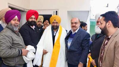 Maheshinder Singh Grewal (centre), the joint candidate of the Shiromani Akali Dal (SAD) and the Bahujan Samaj Party (BSP) alliance from the Ludhiana West constituency, campaigning on Tuesday. (HT Photo) Maheshinder Singh Grewal (centre), the joint candidate of the Shiromani Akali Dal (SAD) and the Bahujan Samaj Party (BSP) alliance from the Ludhiana West constituency, campaigning on Tuesday. (HT Photo)