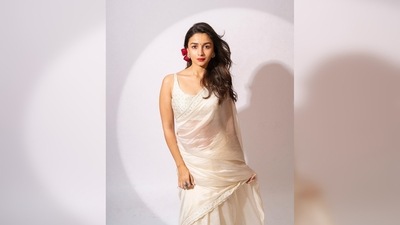 Alia Bhatt did not go heavy with the jewellery. She opted for statement stone earrings and a ring. (Instagram/@stylebyami) Alia Bhatt did not go heavy with the jewellery. She opted for statement stone earrings and a ring. (Instagram/@stylebyami)