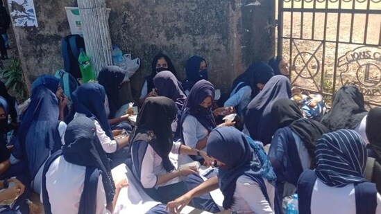 Hijab-clad students have been stopped from entering colleges in Karnataka. (HT Photo)
