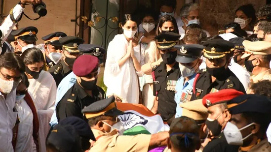 Shraddha Kapoor at Lata Mangeshkar's funeral.&nbsp;