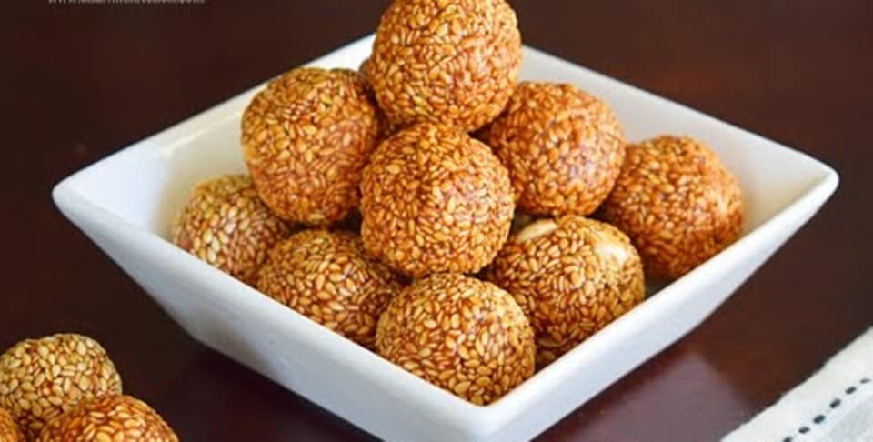 Til Gur Ke Laddoo(YouTube)