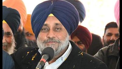 The last-minute exit of the incumbent Congress MLA Raminder Awla from the electoral fray has made the contest in the high-stake Jalalabad constituency easier for Shiromani Akali Dal (SAD) president Sukhbir Singh Badal. The last-minute exit of the incumbent Congress MLA Raminder Awla from the electoral fray has made the contest in the high-stake Jalalabad constituency easier for Shiromani Akali Dal (SAD) president Sukhbir Singh Badal.