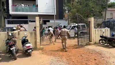Davanagere, Feb 08 (ANI): Police personnel baton charge on students during a protest over Hijab Row, in Davanagere on Tuesday. (ANI Photo) (ANI) Davanagere, Feb 08 (ANI): Police personnel baton charge on students during a protest over Hijab Row, in Davanagere on Tuesday. (ANI Photo) (ANI)