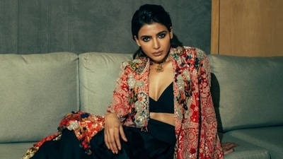 Samantha Ruth Prabhu's leg raises gets interrupted by two adorable gym partners: Watch hilarious video Samantha Ruth Prabhu's leg raises gets interrupted by two adorable gym partners: Watch hilarious video