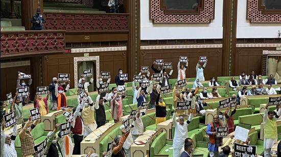 Opposition BJP MLAs staged a protest in the Rajasthan assembly even while governor Kalraj Mishra was addressing the House. The MLAs of RLP entered the well and staged a walkout.
