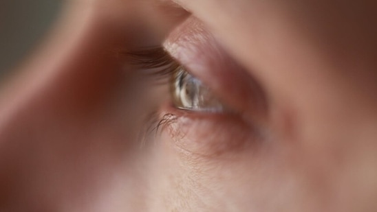 Loss of peripheral vision: If you fail to have the side-to-side vision you were used to, this may be an early sign of glaucoma. It may happen due to the high pressure inside the eye.(Pexels)