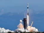 SpaceX Falcon 9ロケットがケネディ宇宙センターのパッド39Aから離陸します（ファイル写真/ AP）