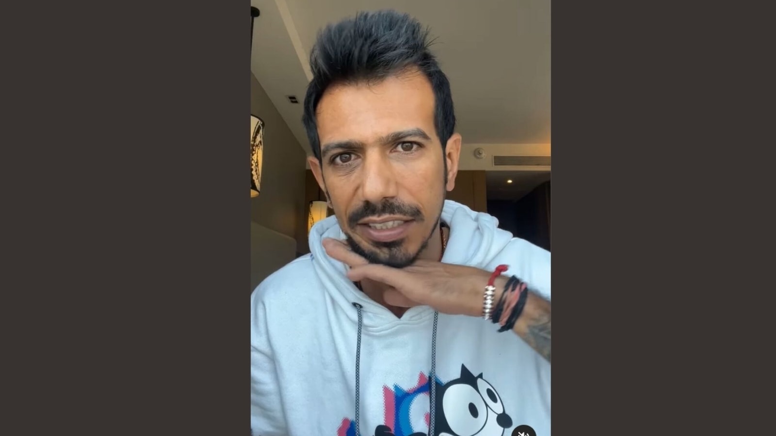 Chahal enacts Allu Arjun's dialogue from Pushpa movie, David Warner's reacts | Trending - Hindustan Times Chahal enacts Allu Arjun's dialogue from Pushpa movie, David Warner's reacts | Trending - Hindustan Times